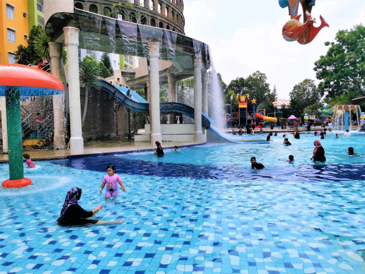 B - Lagoon Water Themepark Suite Melaka Town Экстерьер фото