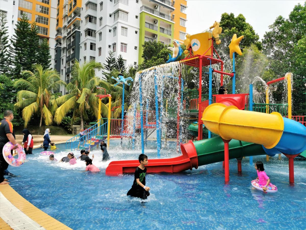 B - Lagoon Water Themepark Suite Melaka Town Экстерьер фото