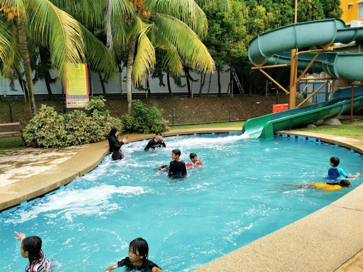 B - Lagoon Water Themepark Suite Melaka Town Экстерьер фото