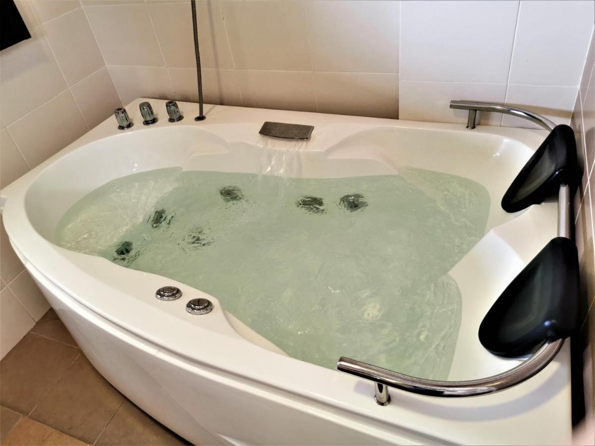 B - Lagoon Water Themepark Suite Melaka Town Экстерьер фото