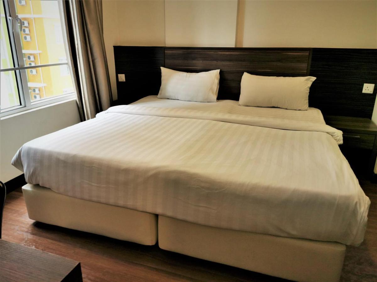 B - Lagoon Water Themepark Suite Melaka Town Экстерьер фото