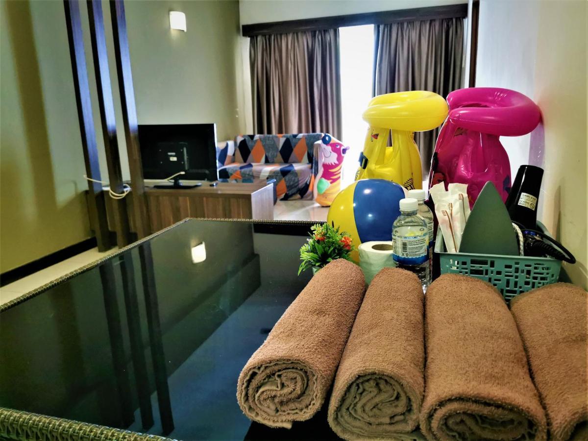 B - Lagoon Water Themepark Suite Melaka Town Экстерьер фото