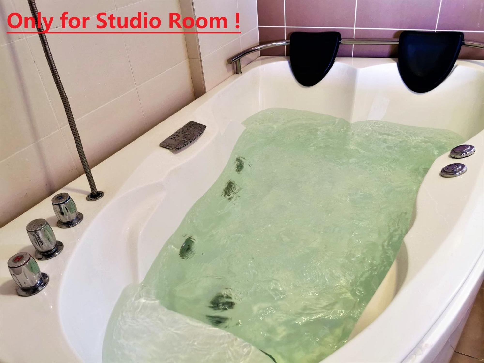 B - Lagoon Water Themepark Suite Melaka Town Экстерьер фото